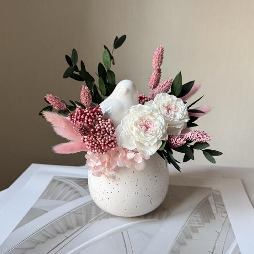 Композиция Птичка розовая из стабилизированных цветов