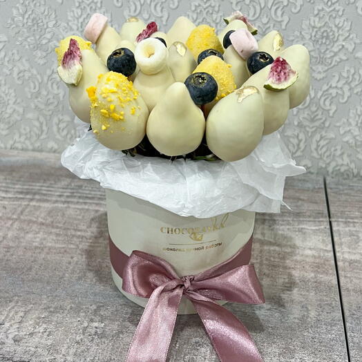 Композиция из клубники в шоколаде Mini