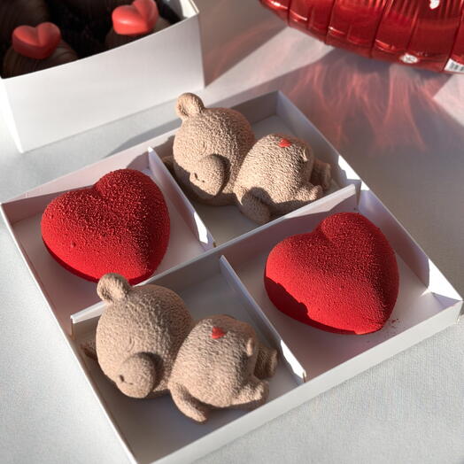 Набор муссовых пирожных 4 шт на 14 февраля