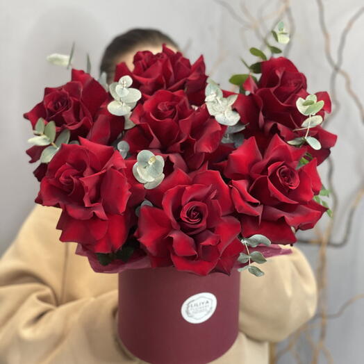 Коробка с кружевными розами