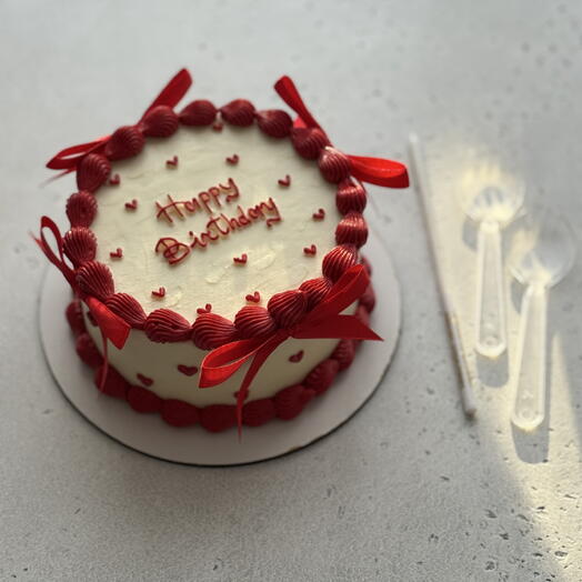 Бенто торт happy Birthday с красными бантиками