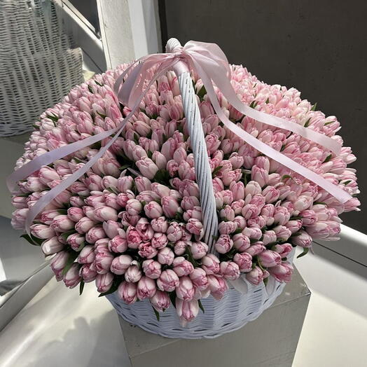 Корзина с тюльпанами 3XL