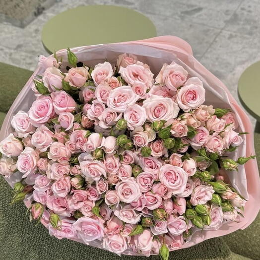 Нежные кустовые розы 🌸