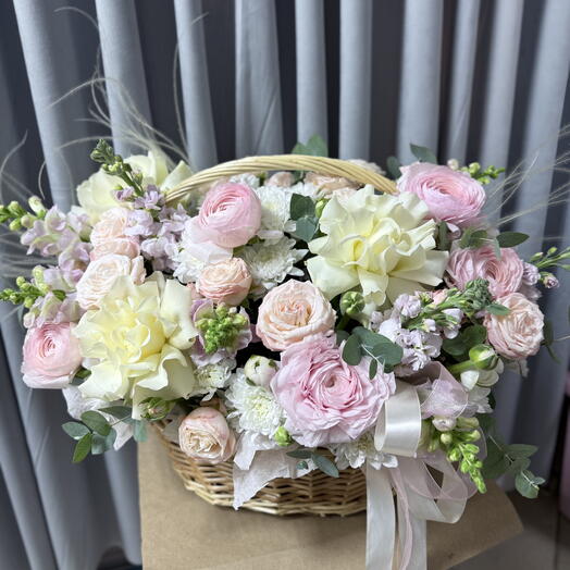 Корзина с французскими розами 🌸