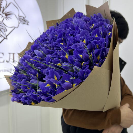 Wow-букет из 151 ирисов
