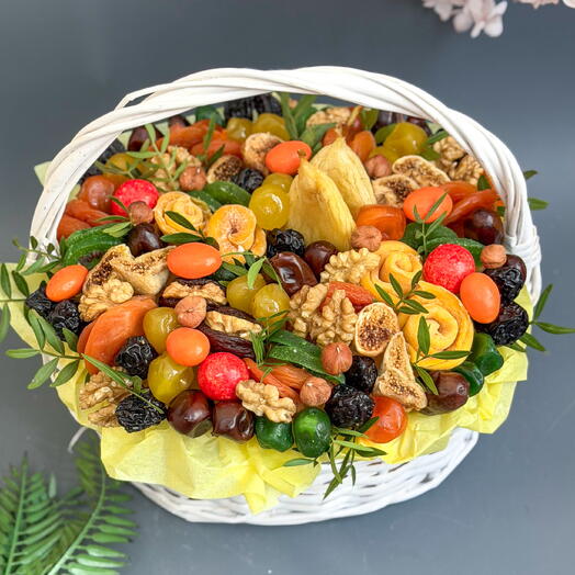 Корзина «Вкусное и полезное»