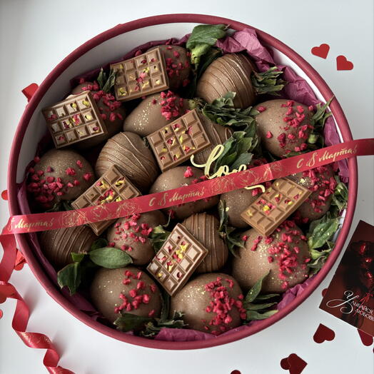 Клубника в молочном шоколаде с мини плитками 🍓🍫