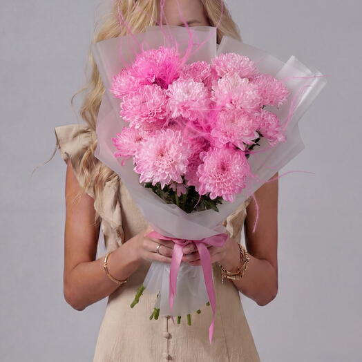 Букет из кустовой розовой хризантемы (3 ветки) со стифой от XOFLOWERS