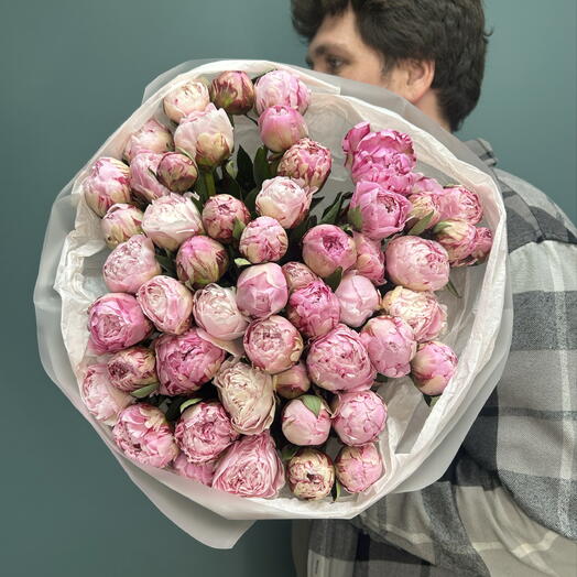 51 розовый пион в оформлении💝