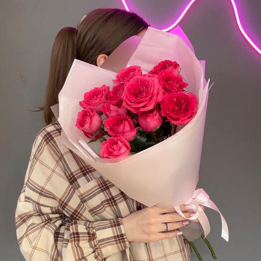 3 ярких кустовых розы в букете😍💐