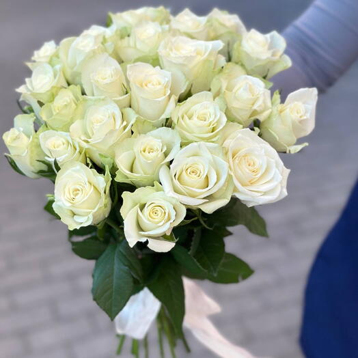 Букет из 25 белых роз