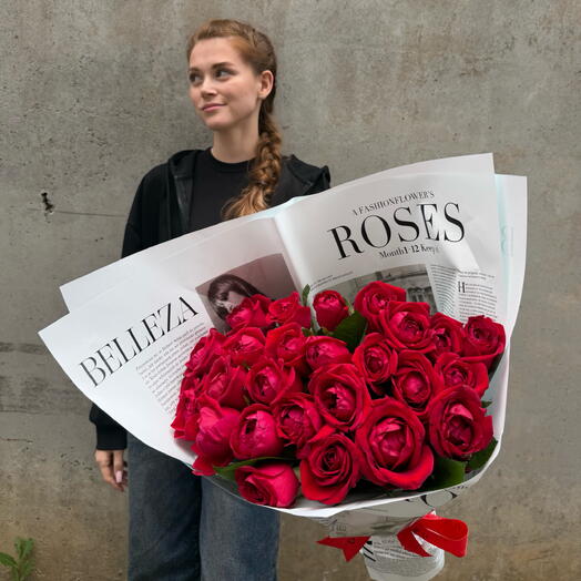 Алые розы 🌹