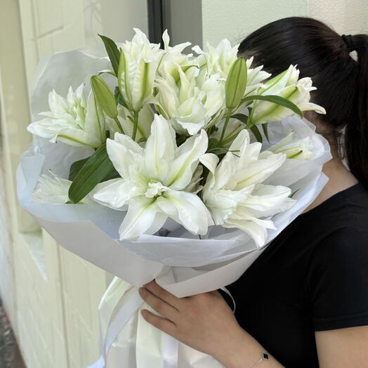 Lilies white S size