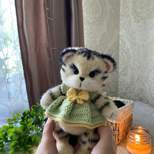 Вязаная игрушка тигренок
