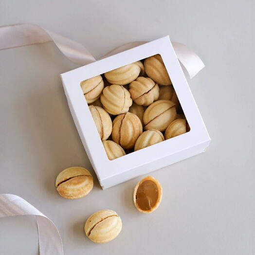 Nuts with condensed milk as a gift