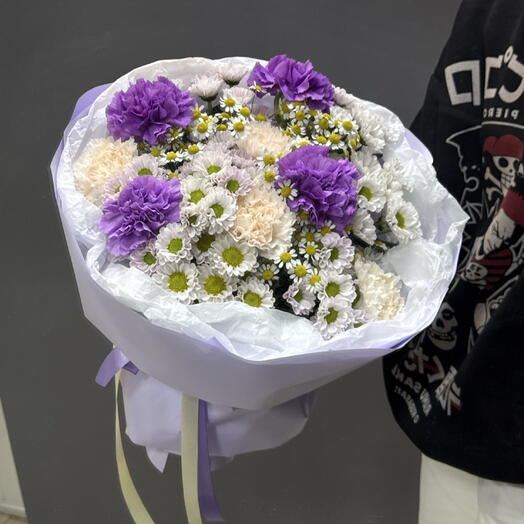Нежный авторский букет «Лиловый»💜 | Диантусы | Матрикария (ромашка) | Хризантема Сантини