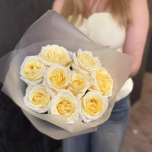 Монобукет из 9 кремовых роз