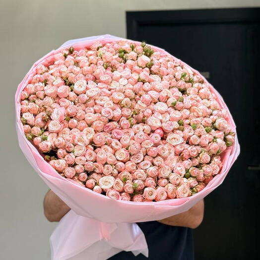 Букет из 101 кустовой розы Бомбастик