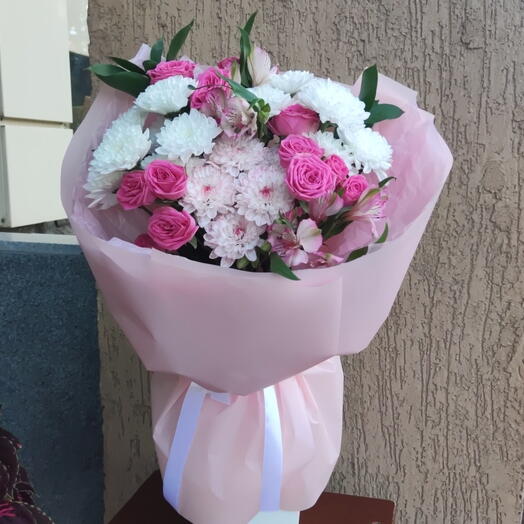 Розовый