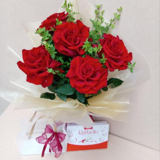 5 French Roses + Raffaello