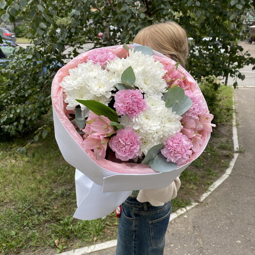 Букет Розовая нежность с альстромерией и диантусами