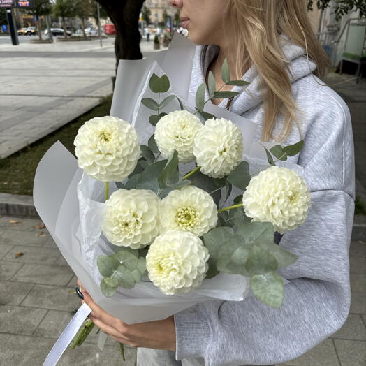 Моно белых георгин 7