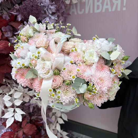 Корзина с цветами: хризантема, ромашки, роза пионовидная ГОТОВ К ДОСТАВКЕ
