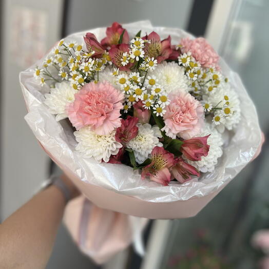 Букет нежный с ромашками кустовыми 🎀