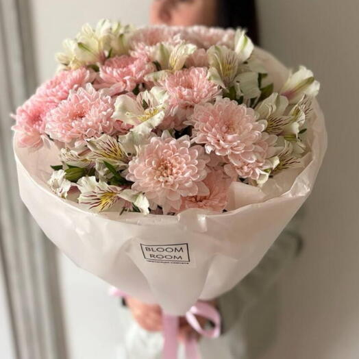 Нежный букет с альстромерией и хризантемой️🌸