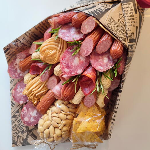 Букет мужской с колбасой, арахисом, сыром