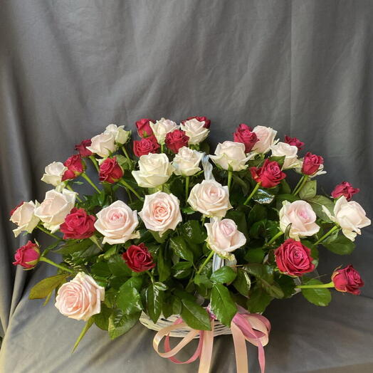 Корзина роз 45 штук