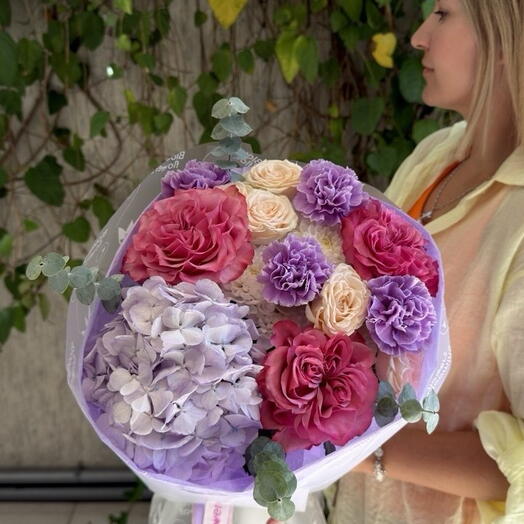 Букет «Лиловый вайб» 💜 с гортензией, пионовидными розами и гвоздикой