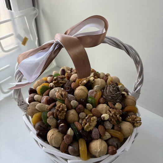 Корзина сухофруктов