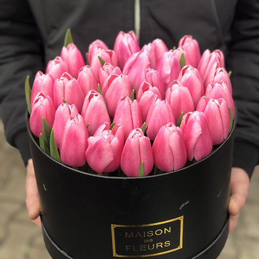 39 розовых тюльпанов в коробке