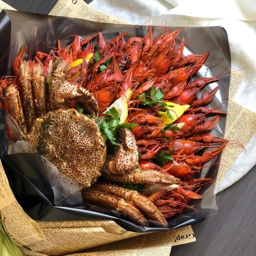 A bouquet of crayfish and crab Mr. Crab