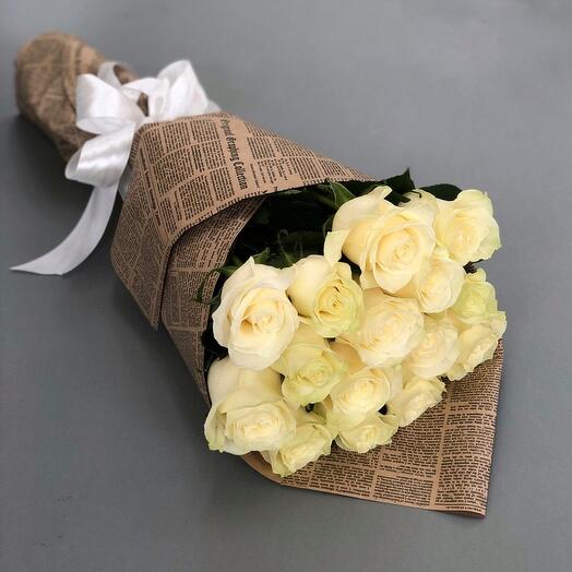 15 rosas Blancas en la elaboración
