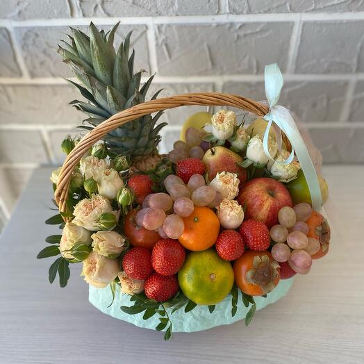 Кошик з квітами