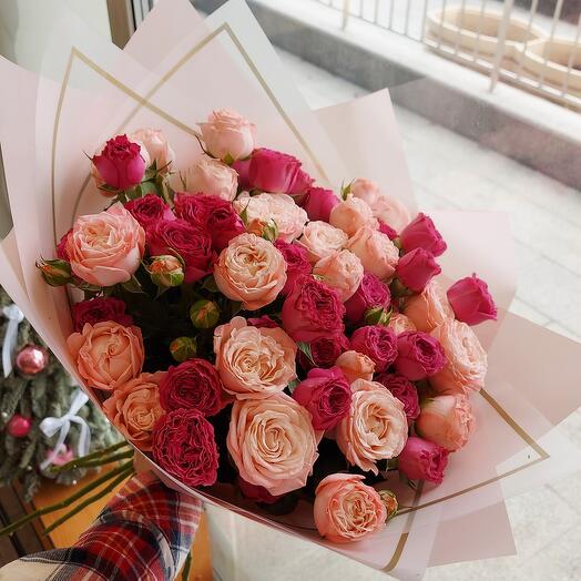 Mezcla de rosas arbustivas en forma de peonía