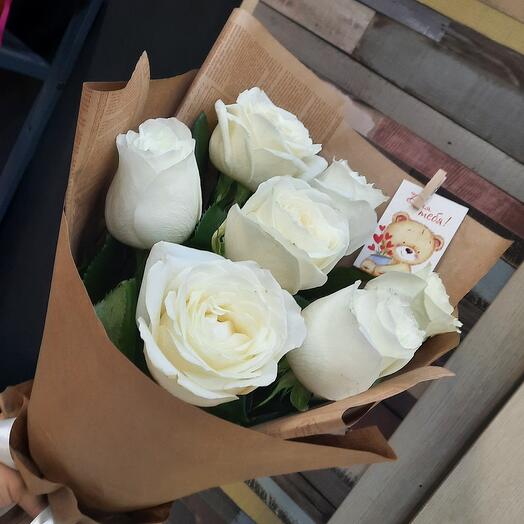 Rosas blancas en la elaboración