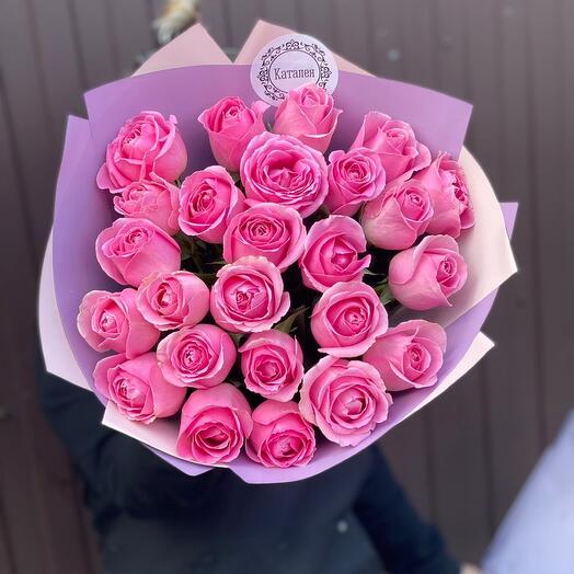 25 пионовидных роз