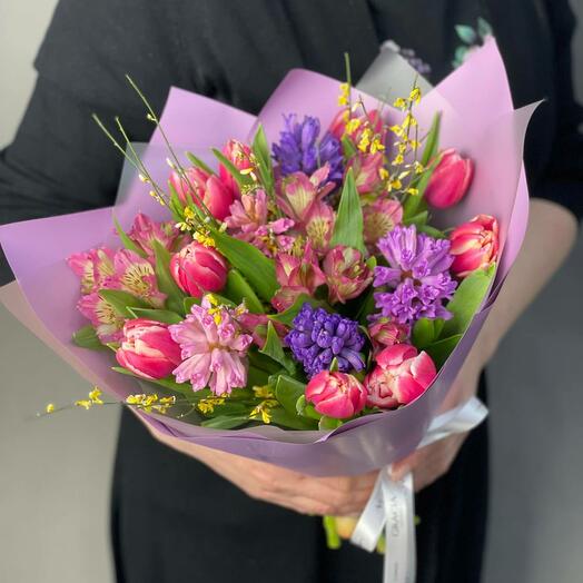 Spring bouquet with tulips