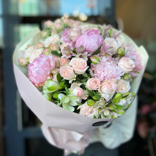 Bouquet of peonies, alstroemeria and peony-shaped bush rose "Melody"