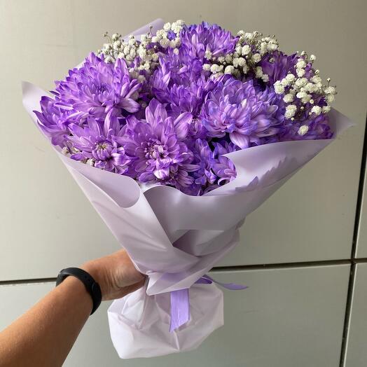 Ramo de crisantemos y gypsophila