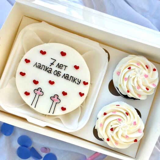 Набор бенто "лапка об лапку" + 2  капкейка