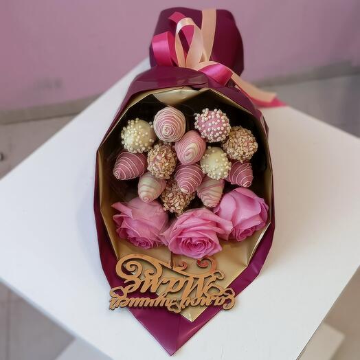 Клубника с розами для мамы