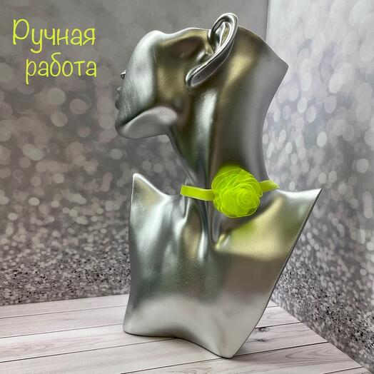 Чокер салатовый на бархатной ленте ручной работы в подарок на 8 марта