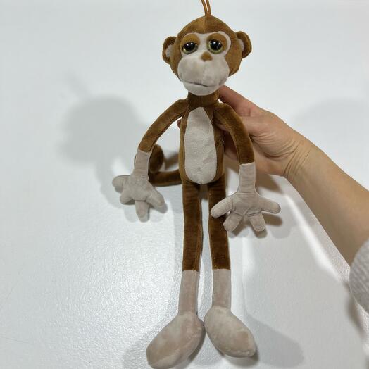 Подвесная мягкая игрушка обезьянка