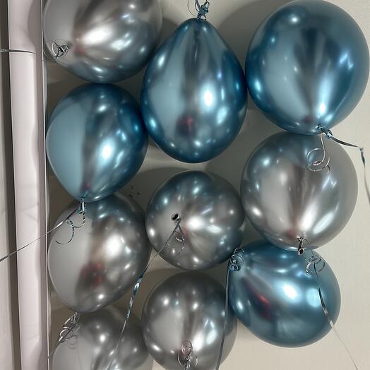 Globos bajo techo azul cromo
