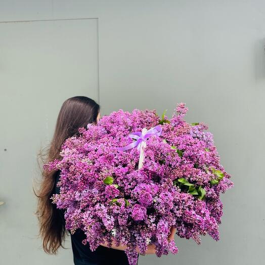 Flowers in basket 💜