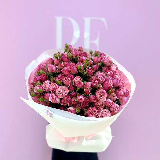 Моно букет из кустовых роз